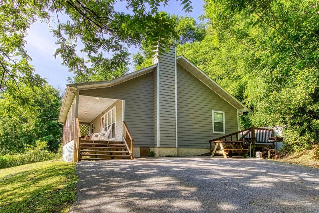 River Song, Near River, Hot Tub, Foosball, Wifi 1089 Free Tickets Each Paid Day, Dollywood And More Sevierville Exterior photo