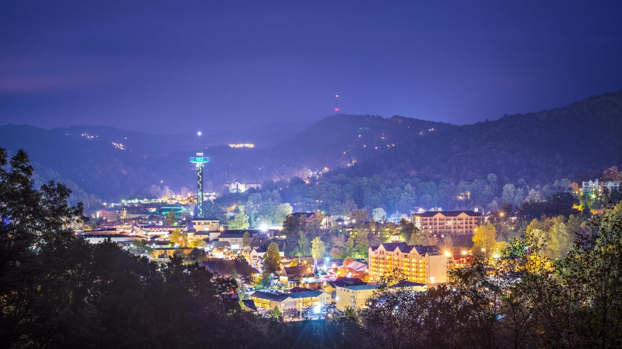 River Song, Near River, Hot Tub, Foosball, Wifi 1089 Free Tickets Each Paid Day, Dollywood And More Sevierville Exterior photo